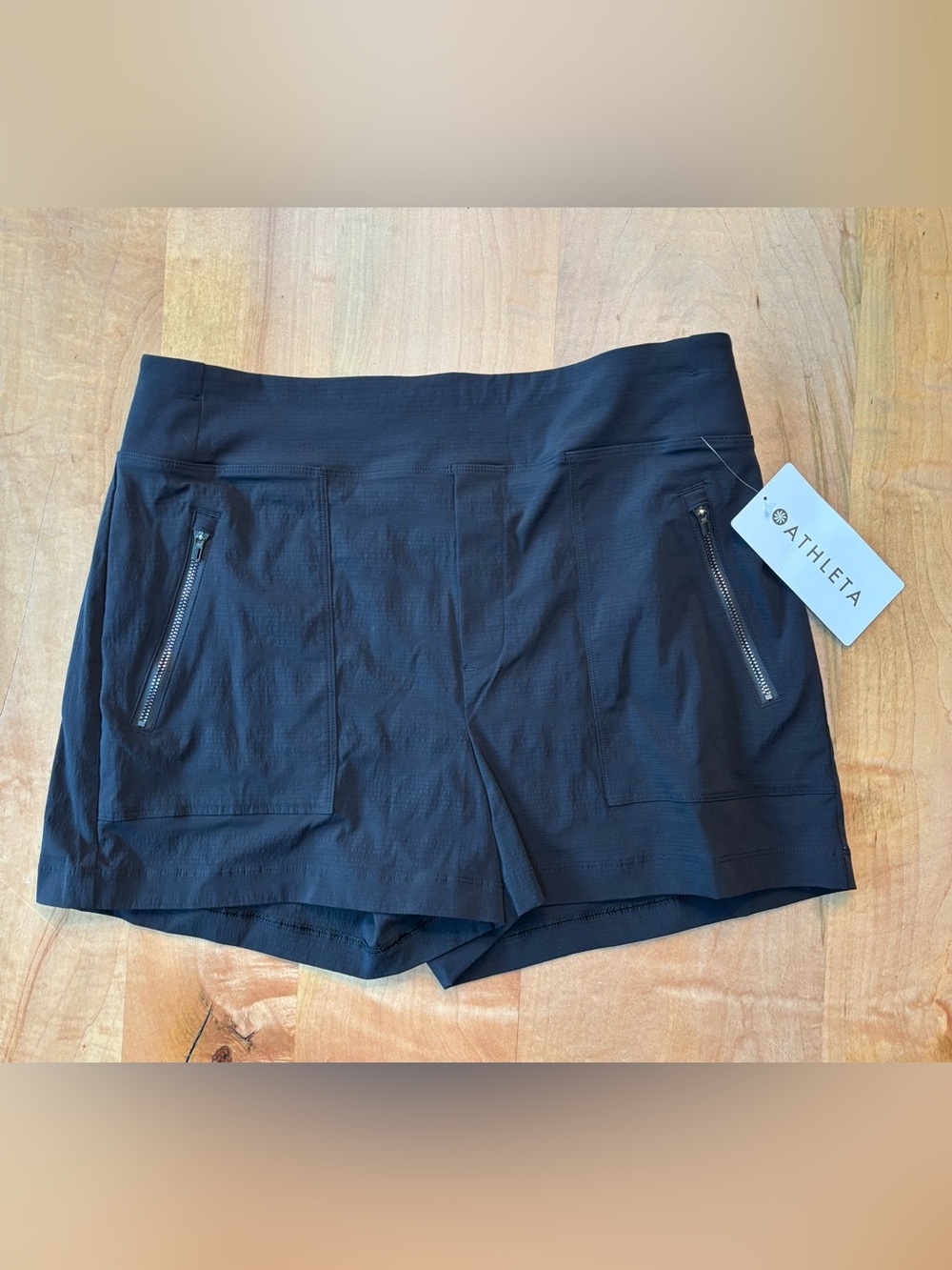 Athleta Trekkie North Short size 10 black new with tags